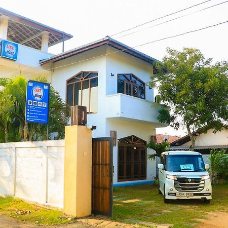 Like Mike Tourist Guest House & Restaurant 니곰보 외부 사진